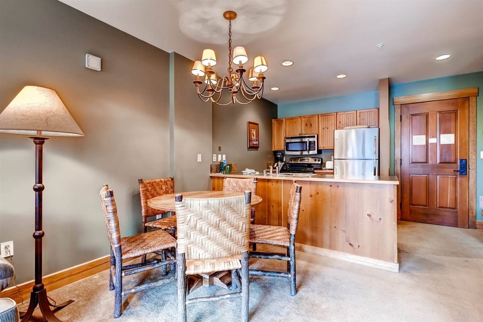 Condo (Beautiful 1 Bedroom Mountain Condo in) | Exterior