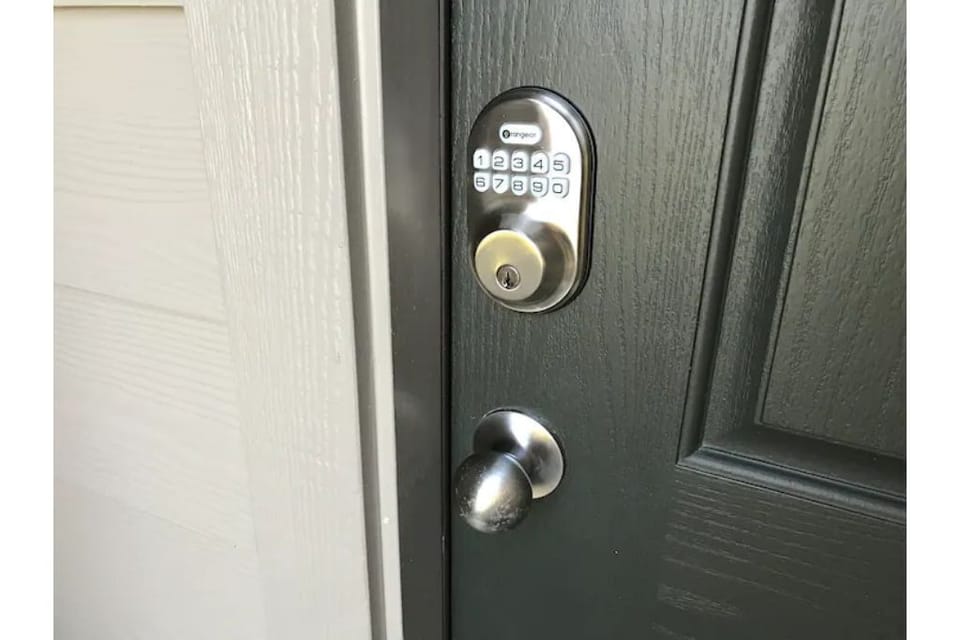 Easy and stress-free check-in and check out with keypad