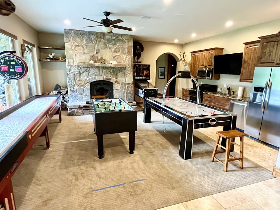 Game room and 2nd kitchen