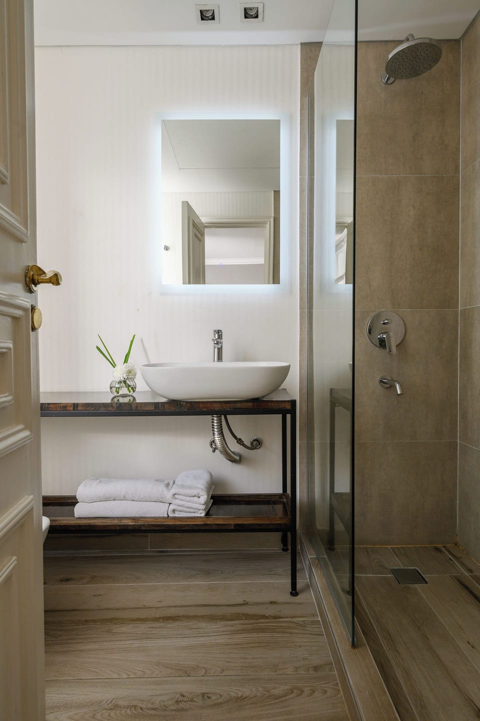 Quadruple Room | Bathroom | Combined shower/tub, rainfall showerhead, free toiletries, hair dryer