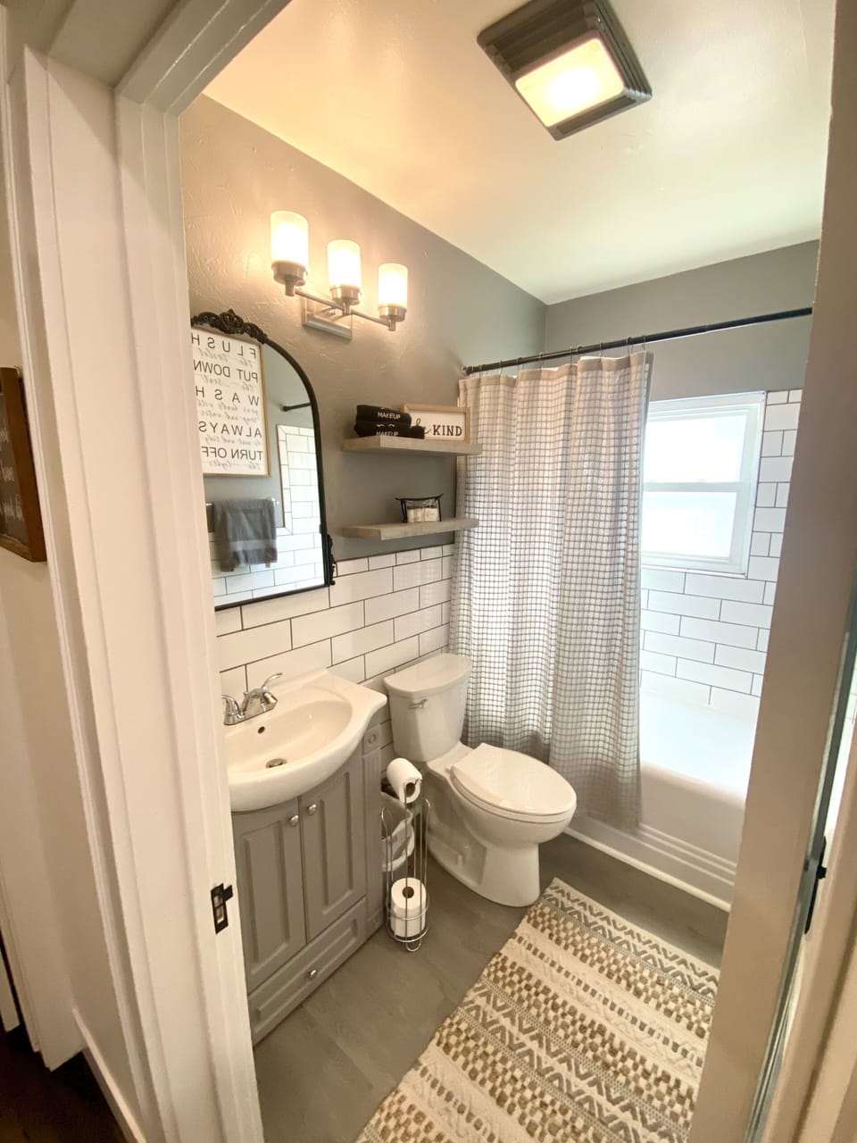 Hall bathroom.