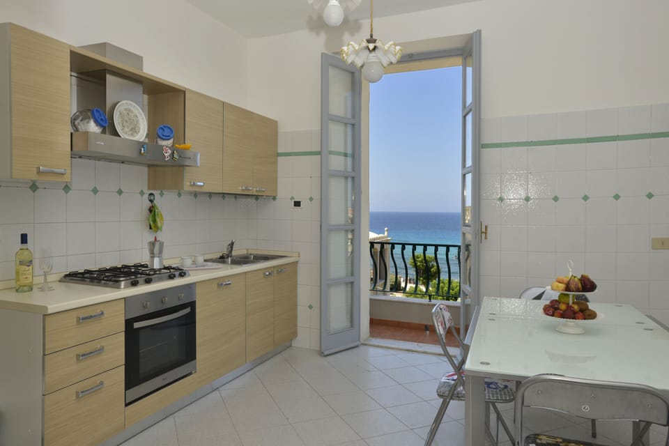 Basic Apartment, Private Bathroom (Casa Alice) | Interior
