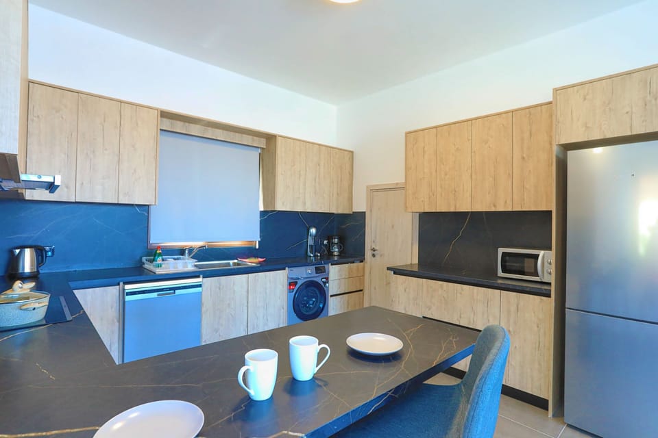 Modern family breakfast area