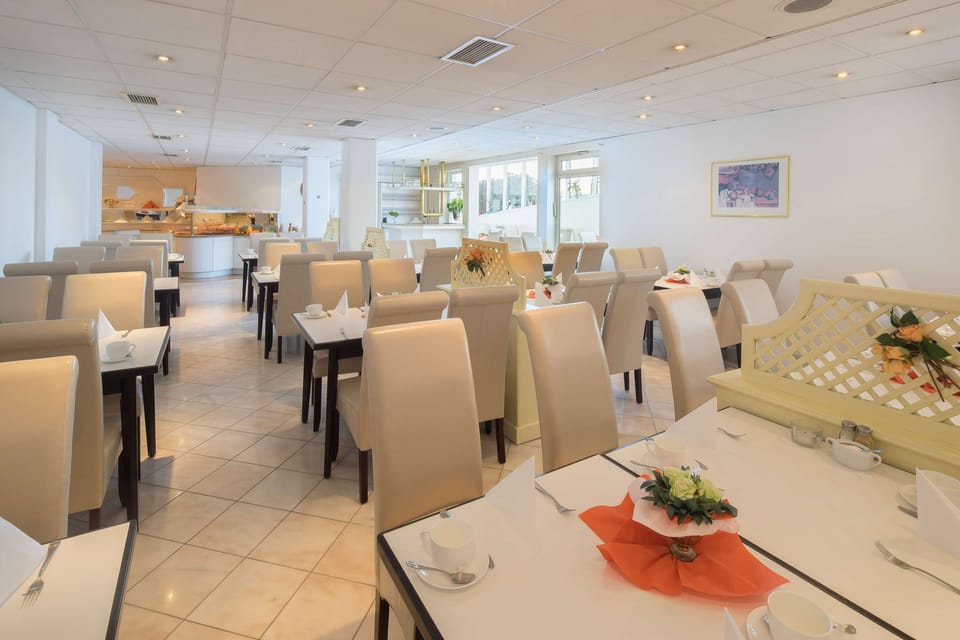 Daily buffet breakfast (EUR 15 per person)