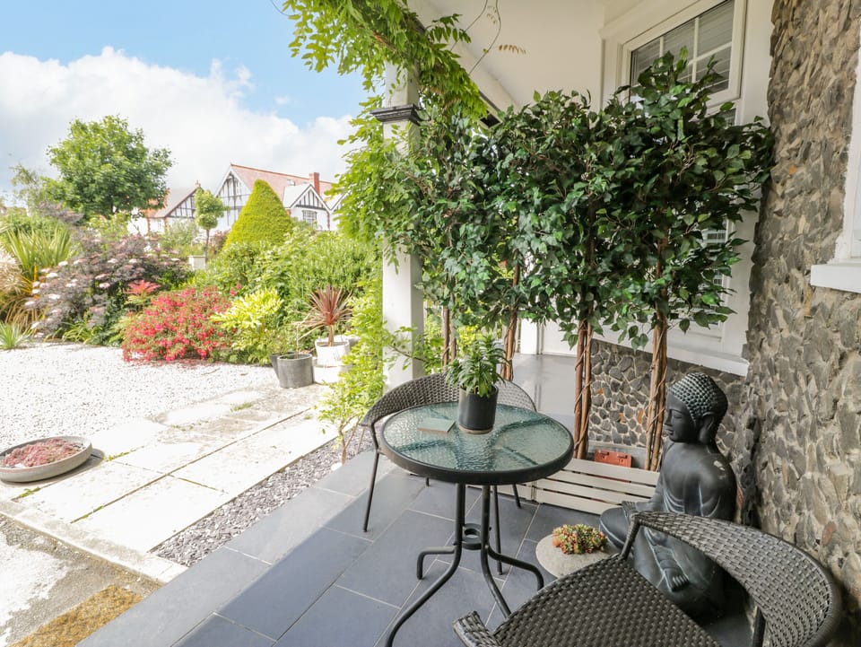 Cottage | Balcony