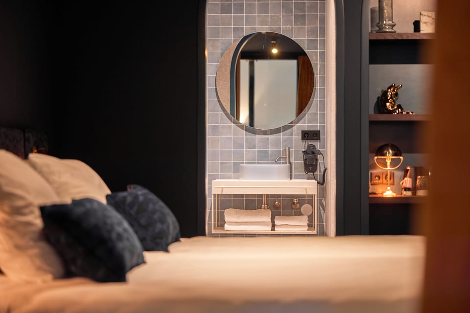 Business Double Room, 1 Double Bed | Hypo-allergenic bedding, minibar, in-room safe, individually decorated