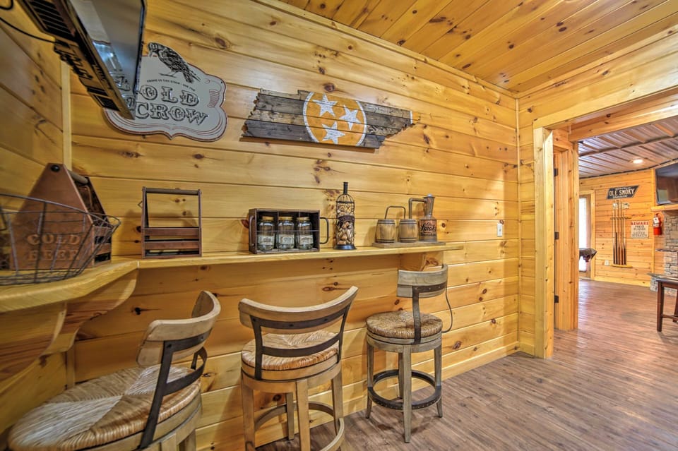 Game Room | Wet Bar