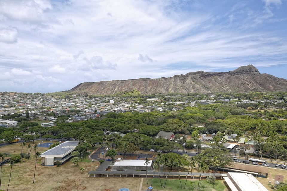 Diamond Head and Kapiolani Park View