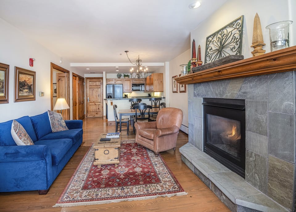 Condo, 2 Bedrooms | Living area | Smart TV