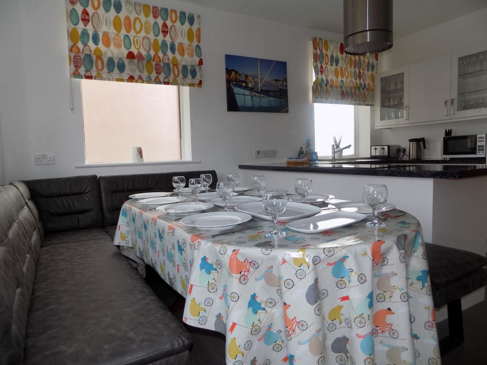 4 bedrooms, individually decorated, individually furnished, free WiFi