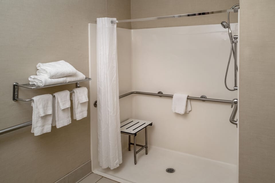 Country Inn & Suites by Radisson, Charleston South, WV Hotel in Charleston