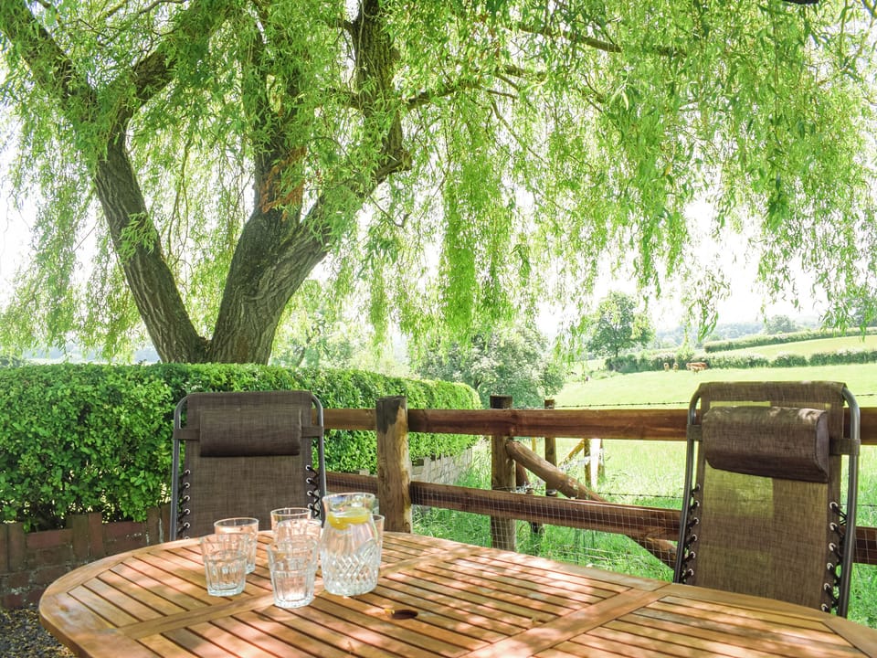 Sitting-out-area | Barnleigh, Ludlow