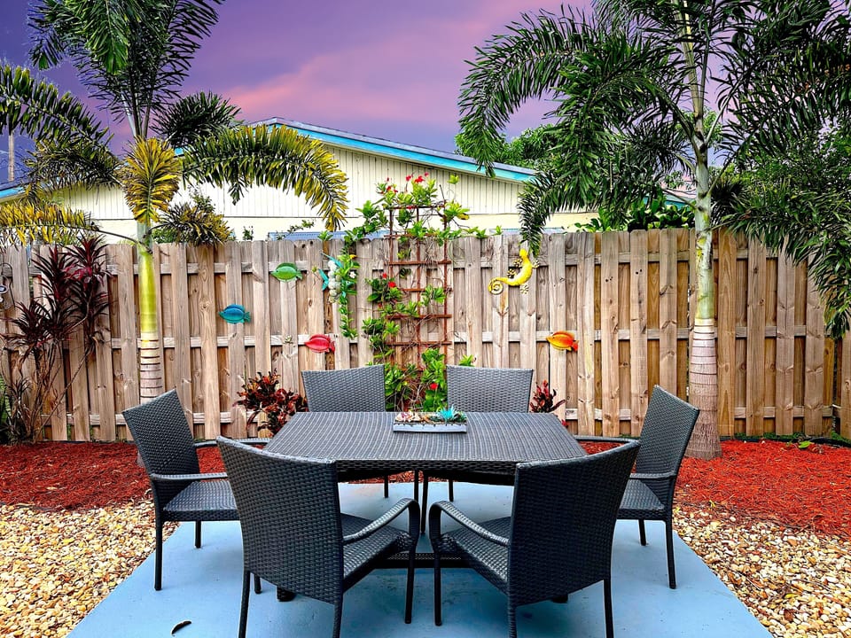 Outdoor dining