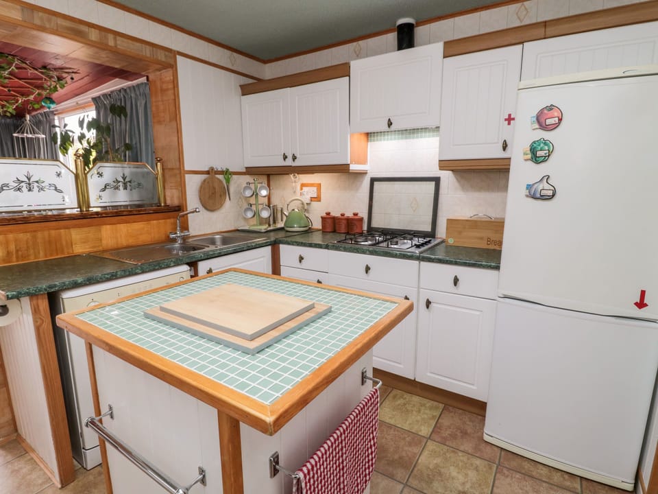 Fridge, microwave, dishwasher, electric kettle