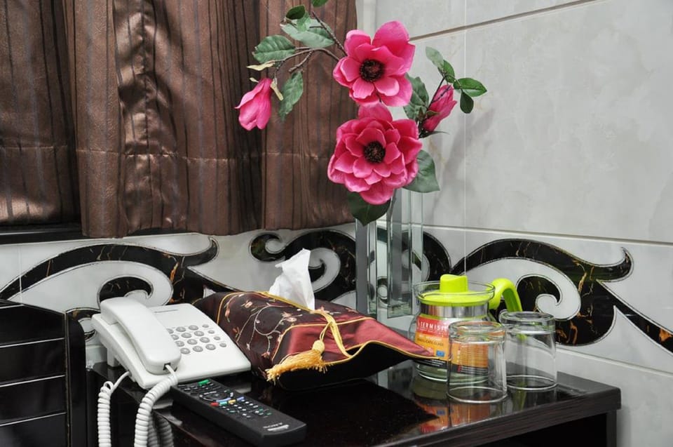 Triple Room | In-room safe, iron/ironing board, free WiFi
