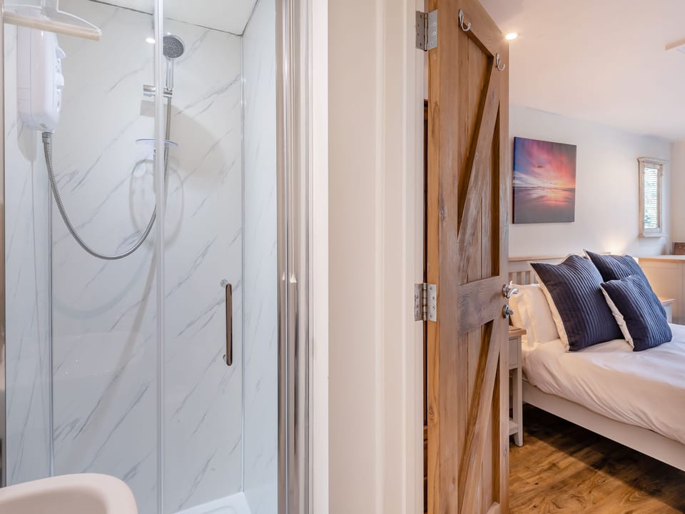 Bathroom | The Annexe at Park Farm Barns - Park Farm Barns, Snettisham