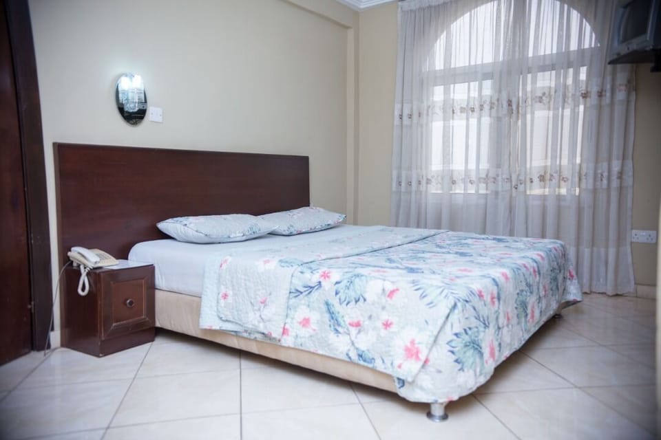 Standard Double Room | Minibar, in-room safe, WiFi (free)