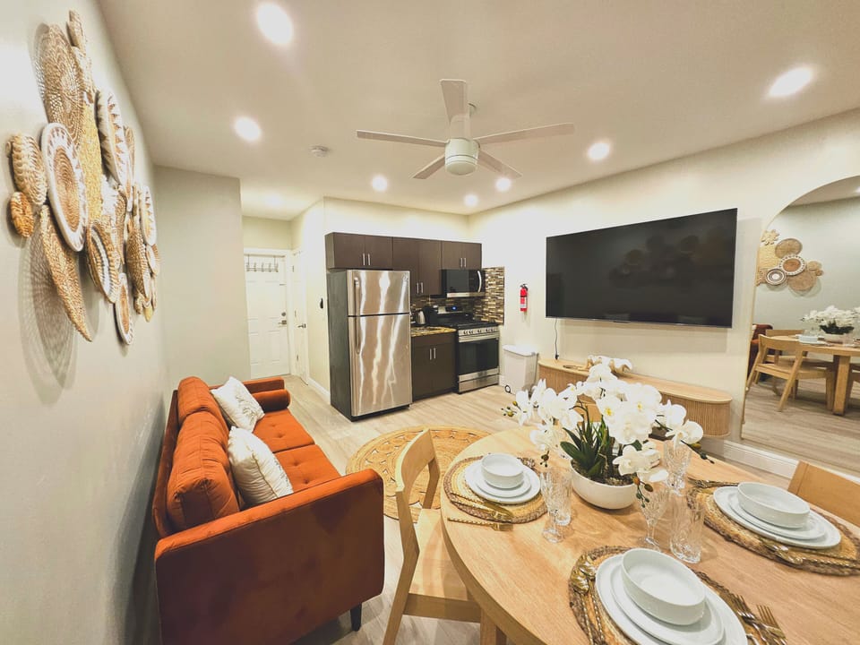 Standard Apartment, 1 Queen Bed, Non Smoking, Pets Not Allowed (Suite Five) | Private kitchen | Coffee/tea maker, full-size fridge, microwave, oven
