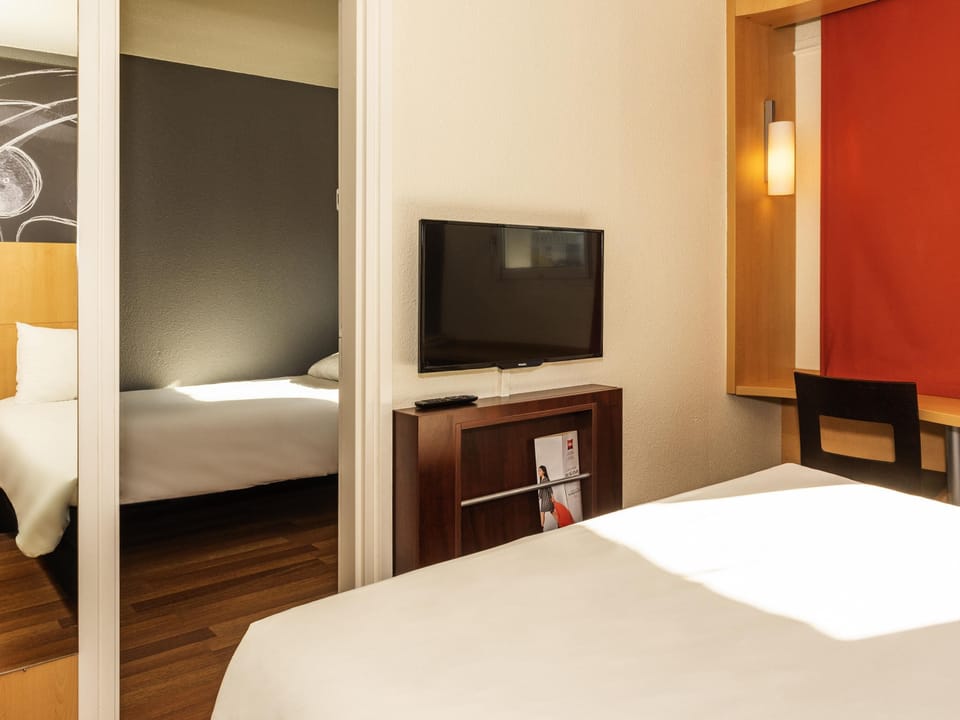 Standard Double Room, Multiple Beds | Premium bedding, pillowtop beds, desk, iron/ironing board