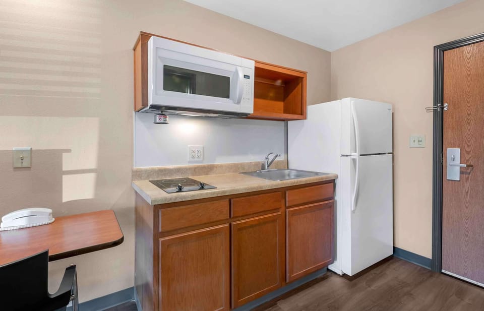 Standard Studio, 2 Double Beds, Non Smoking, Refrigerator & Microwave | Private kitchen | Full-size fridge, microwave, stovetop, freezer