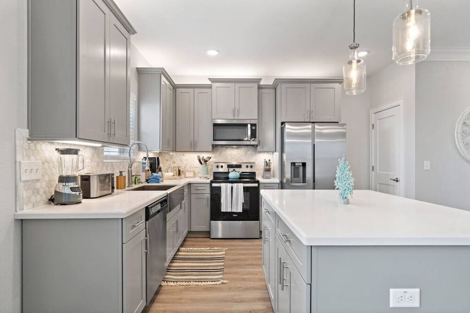 A kitchen perfect for preparing meals for the family!