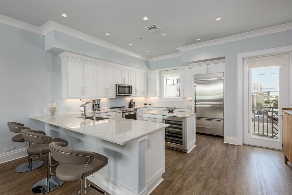 fully equipped kitchen
