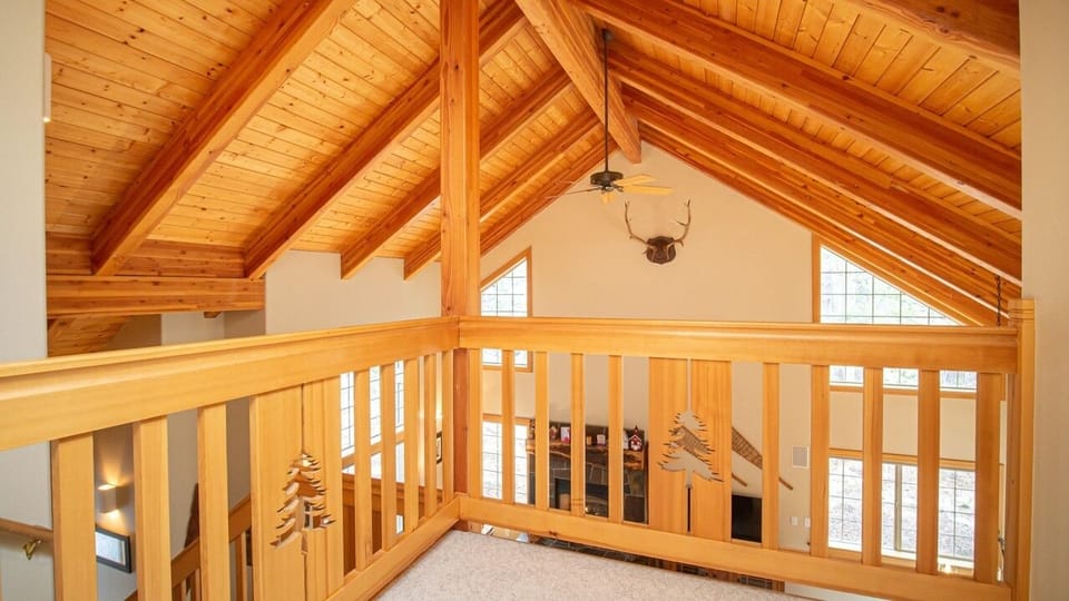 upstairs landing - also has TV here