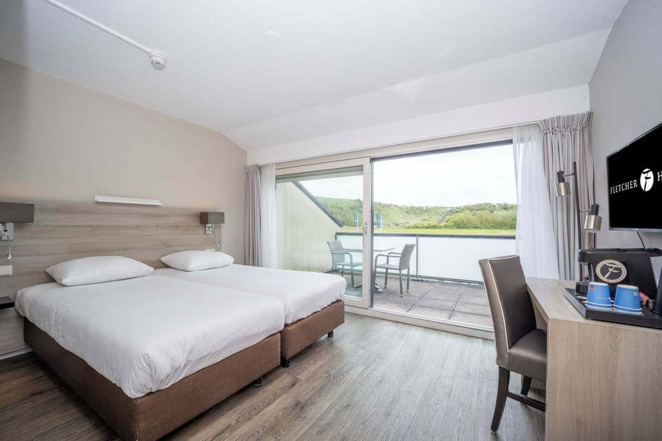 Comfort Double Room, Balcony (Dune view) | Premium bedding, in-room safe, desk, iron/ironing board