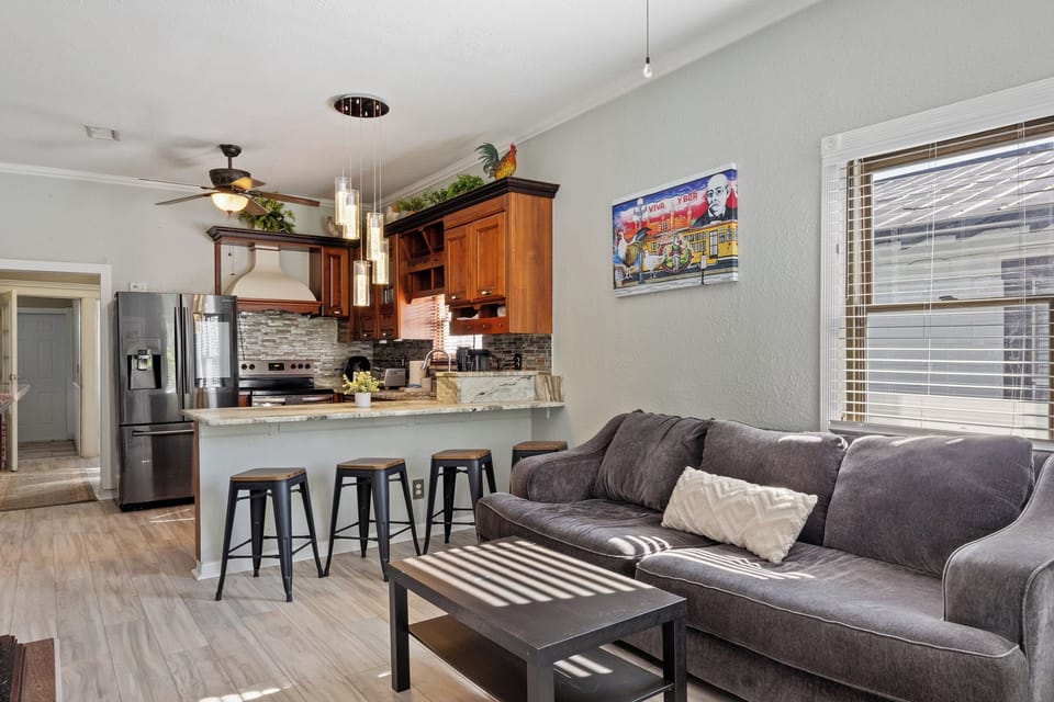 Spacious Living room