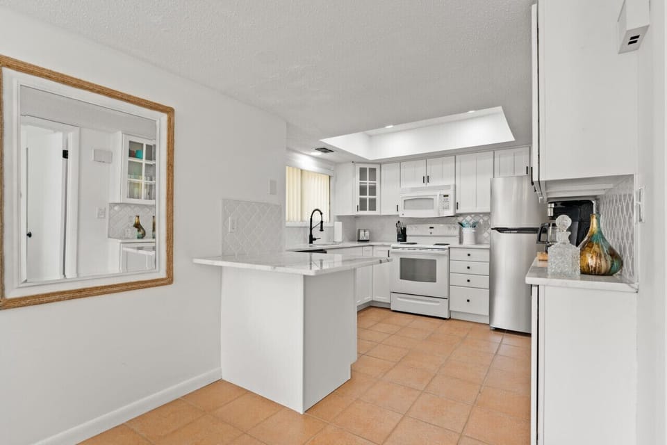 Love the recessed lighting!