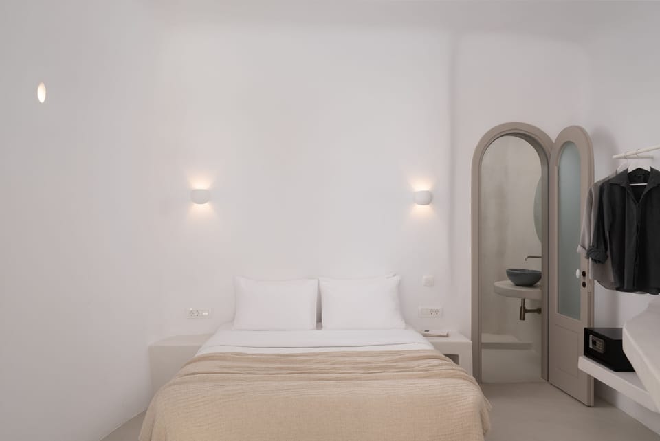 Egyptian cotton sheets, premium bedding, in-room safe, blackout drapes