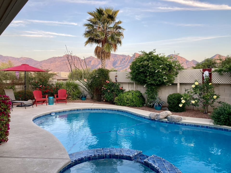 Private backyard pool & spa