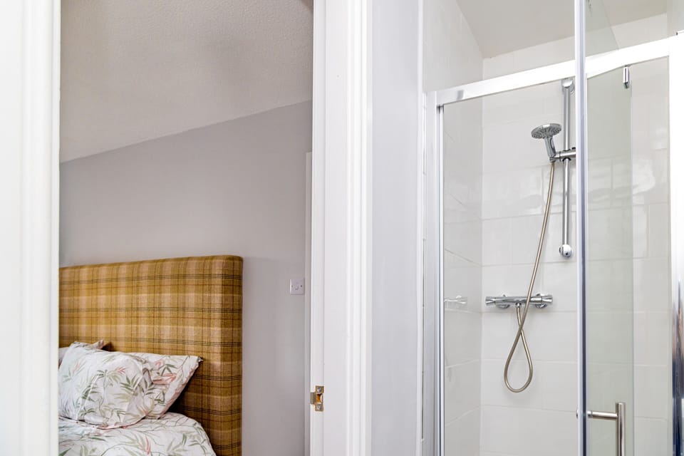 Family House | Bathroom | Free toiletries