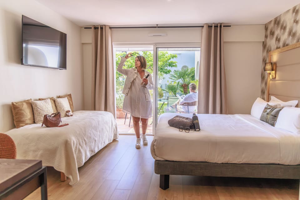 Executive Room, Terrace | Premium bedding, minibar, in-room safe, desk