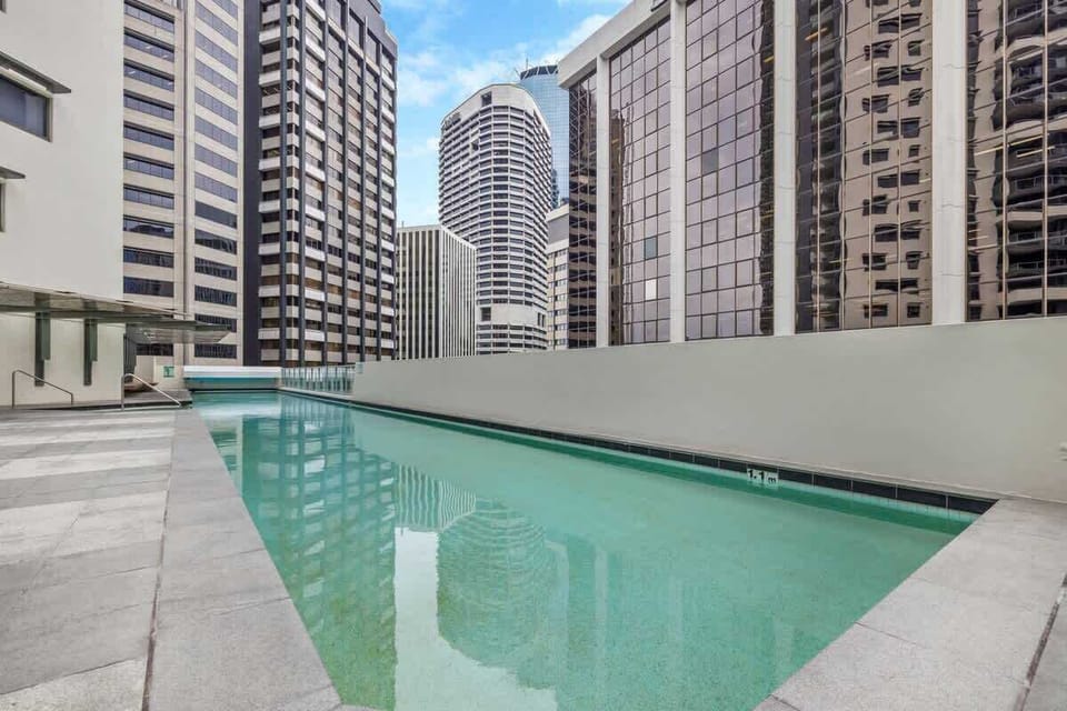 25m pool...