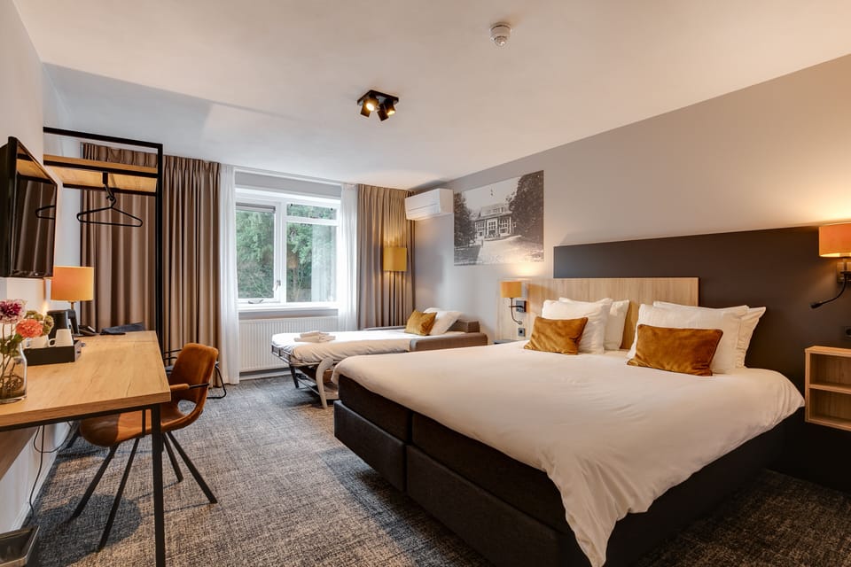 Double Room, 1 King Bed with Sofa bed (3 Persons) | In-room safe, desk, blackout drapes, iron/ironing board