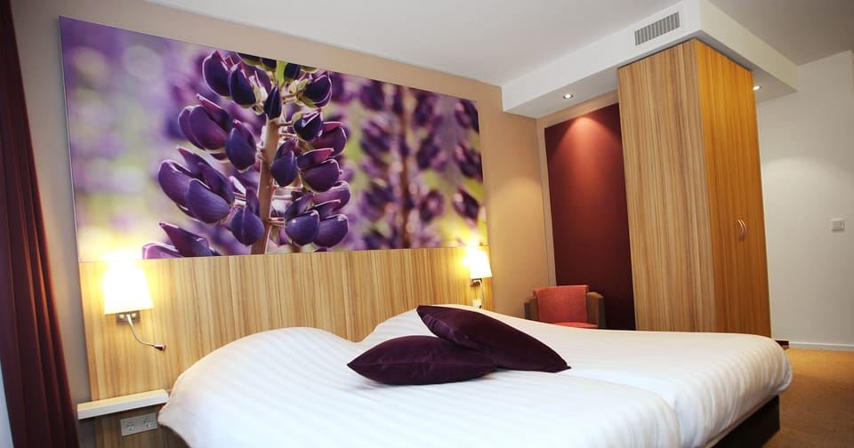 Comfort Room, 2 Twin Beds | In-room safe, desk, blackout drapes, iron/ironing board