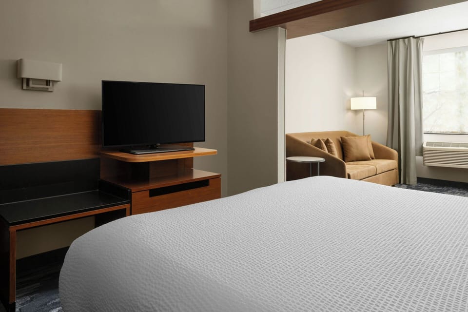 In-room safe, desk, iron/ironing board, cribs (surcharge)