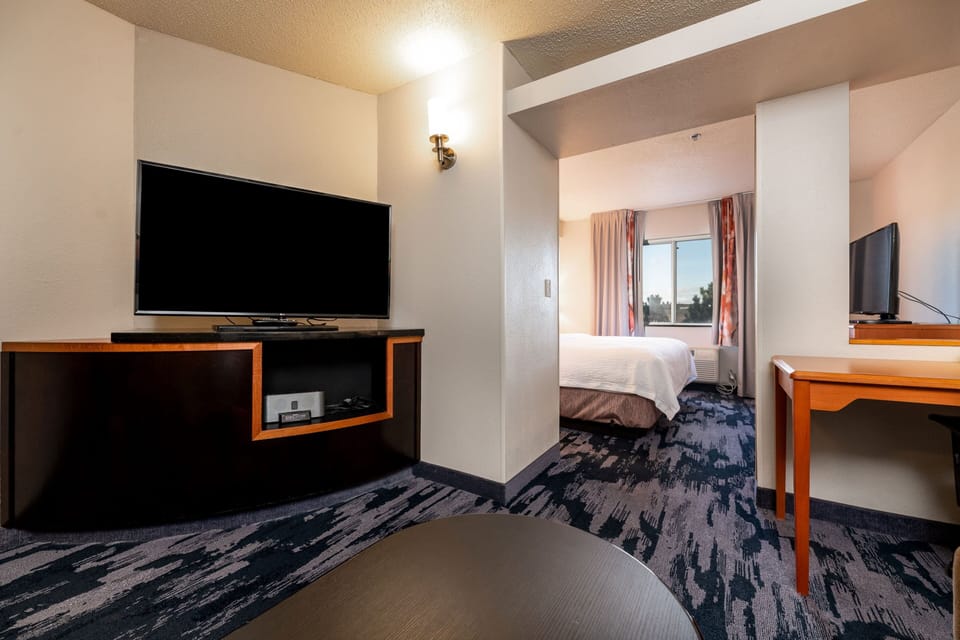 Down comforters, in-room safe, desk, laptop workspace