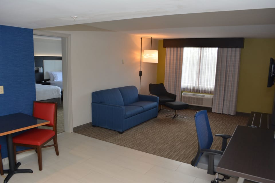 Desk, iron/ironing board, free cribs/infant beds, free WiFi