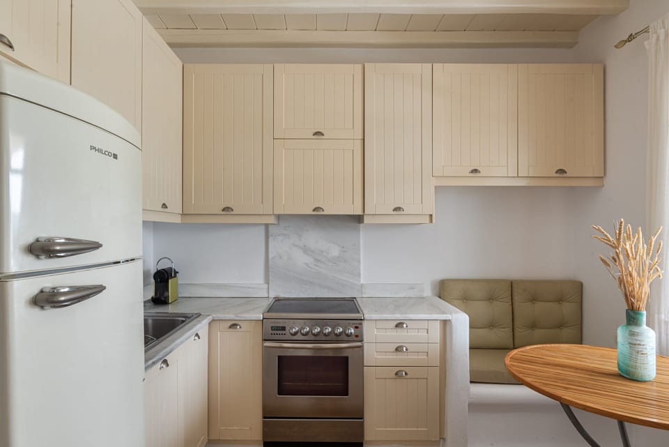 Panoramic Apartment | Private kitchen | Oven, espresso maker, coffee/tea maker, electric kettle