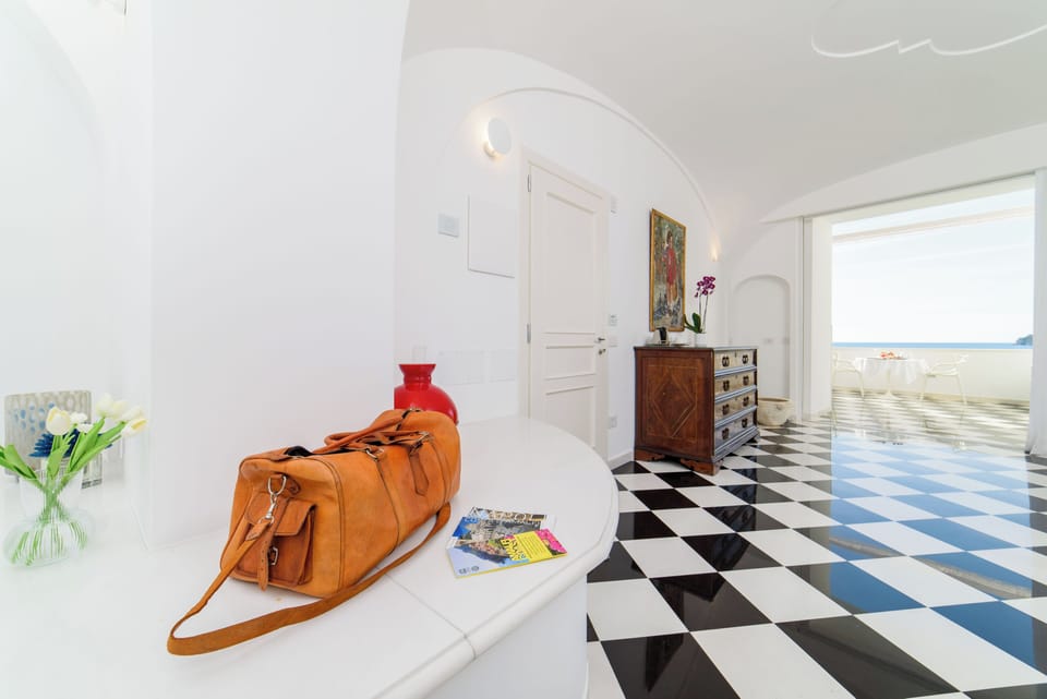 In-room safe, soundproofing, iron/ironing board, free WiFi