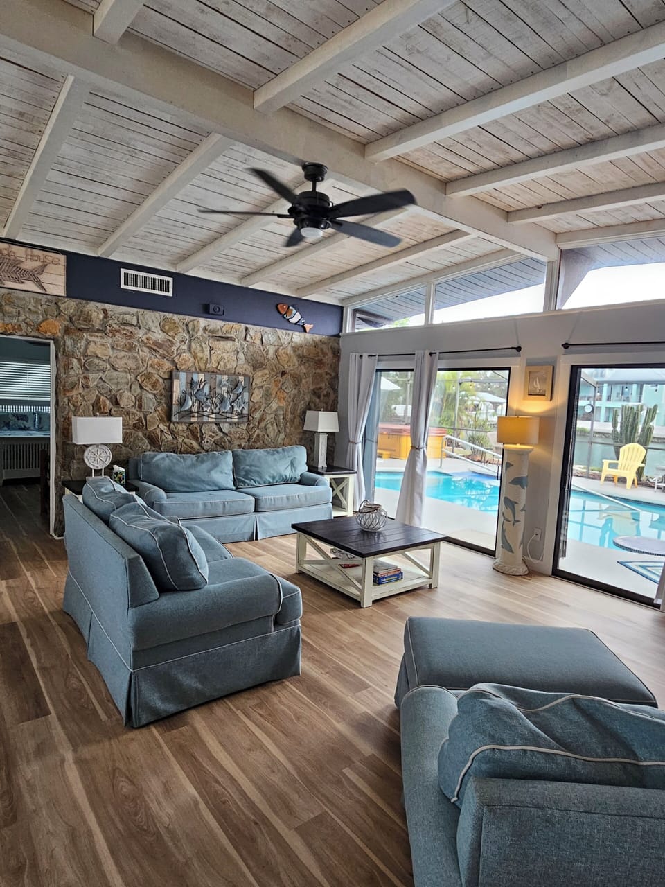Beautiful Mid Century Modern interior