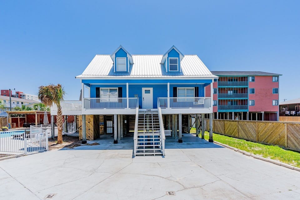 Blue Lagoon Front Exterior