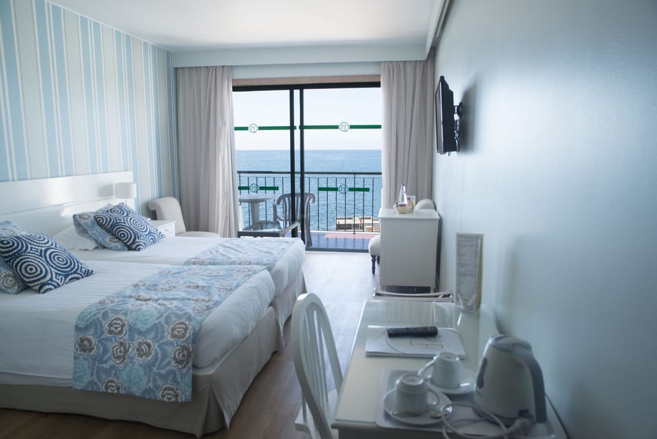 Double Room, Balcony, Sea View (Located in Penha de França Mar) | Minibar, blackout drapes, soundproofing, free WiFi