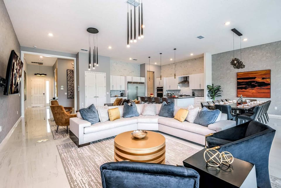 Living Room *Highlight*