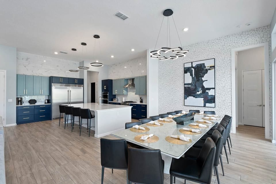 Dining Room *Highlight*