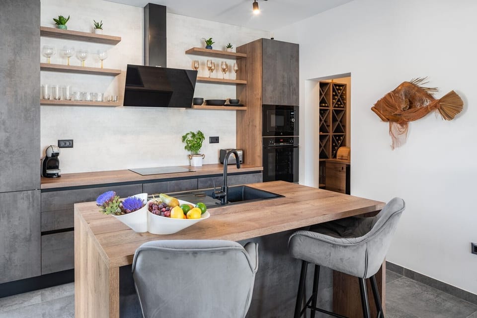 Fully equipped kitchen with all needed amenities 