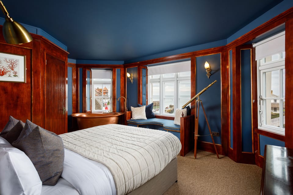 Superior Room, Sea View | Individually decorated, individually furnished, iron/ironing board