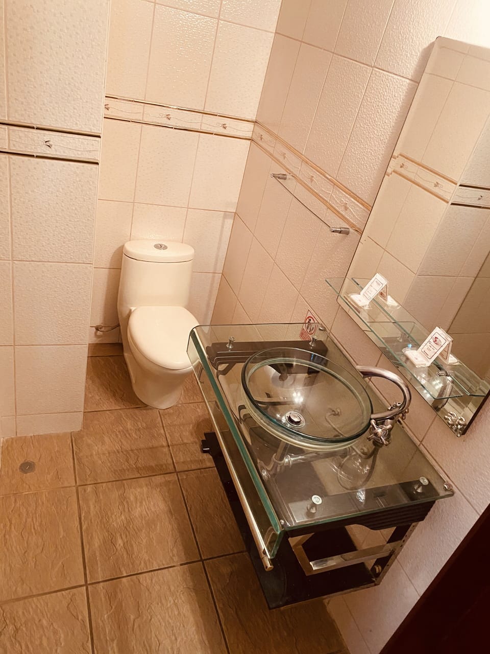 Superior Double Room | Bathroom | Rainfall showerhead, free toiletries, hair dryer (on request), towels
